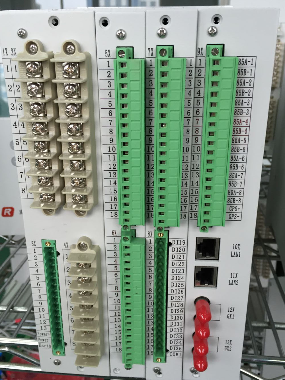 箱变智能监控装置背部图